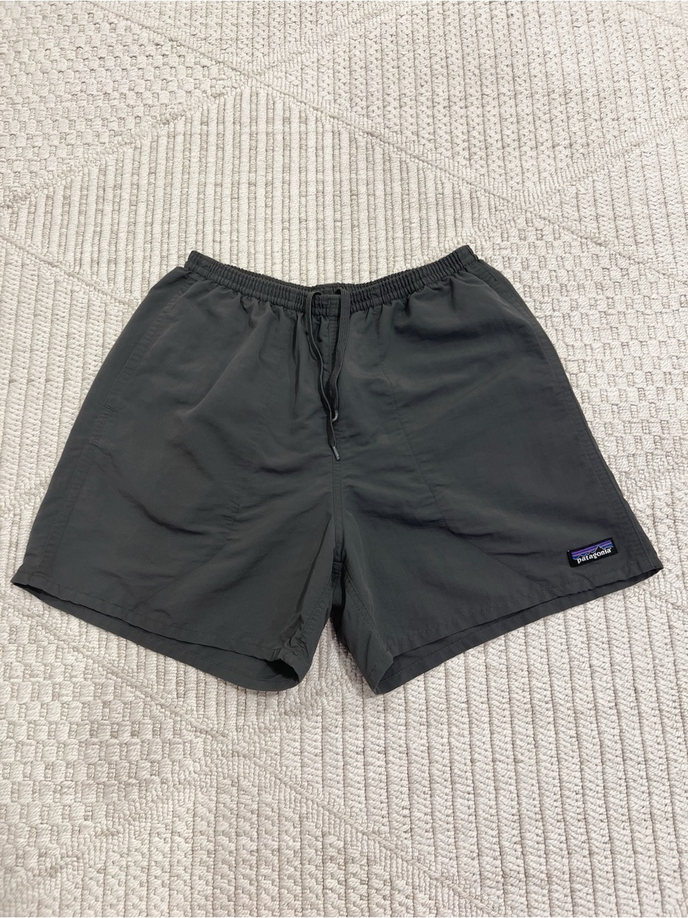 Patagonia Dark Gray Men’s Performance Drawstring lined Shorts Size Medium